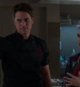 Emily_in_Paris_S02E06_WEBRip_x264-ION10_1404.jpg