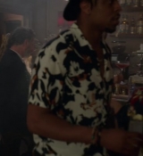 Emily_in_Paris_S02E06_WEBRip_x264-ION10_1419.jpg
