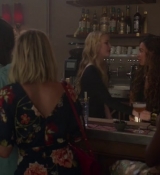 Emily_in_Paris_S02E06_WEBRip_x264-ION10_1424.jpg
