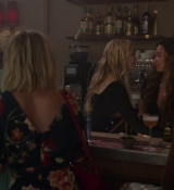 Emily_in_Paris_S02E06_WEBRip_x264-ION10_1425.jpg