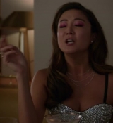 Emily_in_Paris_S02E06_WEBRip_x264-ION10_1462.jpg