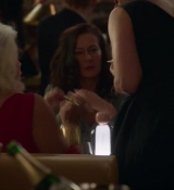 Emily_in_Paris_S02E06_WEBRip_x264-ION10_1526.jpg