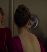 Emily_in_Paris_S02E06_WEBRip_x264-ION10_1541.jpg