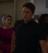 Emily_in_Paris_S02E06_WEBRip_x264-ION10_1575.jpg