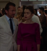 Emily_in_Paris_S02E06_WEBRip_x264-ION10_1616.jpg