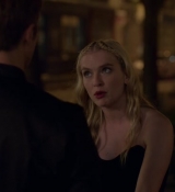 Emily_in_Paris_S02E06_WEBRip_x264-ION10_1695.jpg