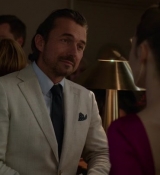 Emily_in_Paris_S02E06_WEBRip_x264-ION10_1714.jpg