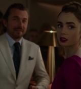 Emily_in_Paris_S02E06_WEBRip_x264-ION10_1742.jpg
