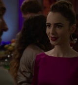 Emily_in_Paris_S02E06_WEBRip_x264-ION10_1777.jpg