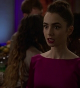 Emily_in_Paris_S02E06_WEBRip_x264-ION10_1781.jpg