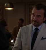 Emily_in_Paris_S02E06_WEBRip_x264-ION10_1825.jpg