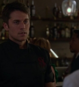 Emily_in_Paris_S02E06_WEBRip_x264-ION10_1829.jpg