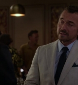 Emily_in_Paris_S02E06_WEBRip_x264-ION10_1834.jpg