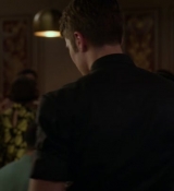 Emily_in_Paris_S02E06_WEBRip_x264-ION10_1850.jpg