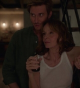 Emily_in_Paris_S02E06_WEBRip_x264-ION10_1907.jpg
