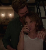 Emily_in_Paris_S02E06_WEBRip_x264-ION10_1924.jpg