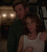 Emily_in_Paris_S02E06_WEBRip_x264-ION10_1927.jpg