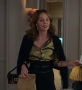 Emily_in_Paris_S02E06_WEBRip_x264-ION10_2002.jpg