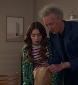 Emily_in_Paris_S02E06_WEBRip_x264-ION10_2021.jpg