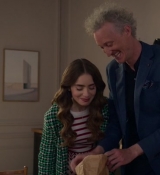 Emily_in_Paris_S02E06_WEBRip_x264-ION10_2036.jpg