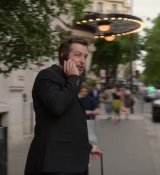 Emily_in_Paris_S02E06_WEBRip_x264-ION10_2056.jpg