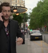Emily_in_Paris_S02E06_WEBRip_x264-ION10_2068.jpg