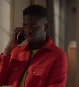 Emily_in_Paris_S02E06_WEBRip_x264-ION10_2075.jpg