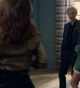 Emily_in_Paris_S02E06_WEBRip_x264-ION10_2127.jpg