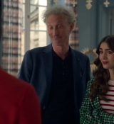 Emily_in_Paris_S02E06_WEBRip_x264-ION10_2178.jpg