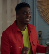 Emily_in_Paris_S02E06_WEBRip_x264-ION10_2183.jpg