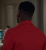 Emily_in_Paris_S02E06_WEBRip_x264-ION10_2190.jpg