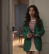 Emily_in_Paris_S02E06_WEBRip_x264-ION10_2204.jpg