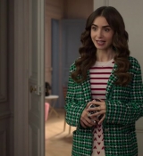 Emily_in_Paris_S02E06_WEBRip_x264-ION10_2220.jpg