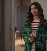 Emily_in_Paris_S02E06_WEBRip_x264-ION10_2224.jpg