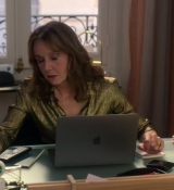 Emily_in_Paris_S02E06_WEBRip_x264-ION10_2266.jpg
