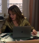Emily_in_Paris_S02E06_WEBRip_x264-ION10_2277.jpg