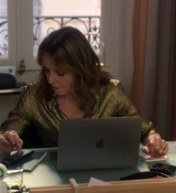 Emily_in_Paris_S02E06_WEBRip_x264-ION10_2279.jpg