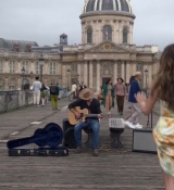 Emily_in_Paris_S02E06_WEBRip_x264-ION10_2353.jpg