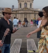 Emily_in_Paris_S02E06_WEBRip_x264-ION10_2390.jpg