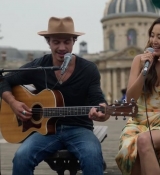 Emily_in_Paris_S02E06_WEBRip_x264-ION10_2462.jpg