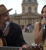 Emily_in_Paris_S02E06_WEBRip_x264-ION10_2488.jpg