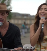 Emily_in_Paris_S02E06_WEBRip_x264-ION10_2493.jpg