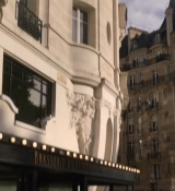 Emily_in_Paris_S02E06_WEBRip_x264-ION10_2538.jpg