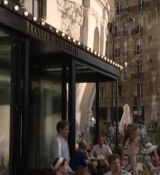 Emily_in_Paris_S02E06_WEBRip_x264-ION10_2540.jpg