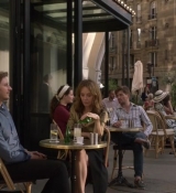 Emily_in_Paris_S02E06_WEBRip_x264-ION10_2543.jpg