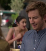 Emily_in_Paris_S02E06_WEBRip_x264-ION10_2566.jpg