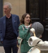 Emily_in_Paris_S02E06_WEBRip_x264-ION10_2662.jpg