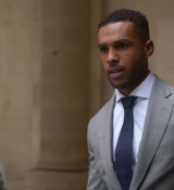 Emily_in_Paris_S02E06_WEBRip_x264-ION10_2724.jpg