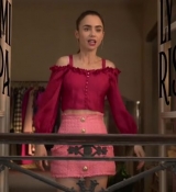 Emily_in_Paris_S02E07_WEBRip_x264-ION10_0043.jpg