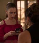 Emily_in_Paris_S02E07_WEBRip_x264-ION10_0074.jpg